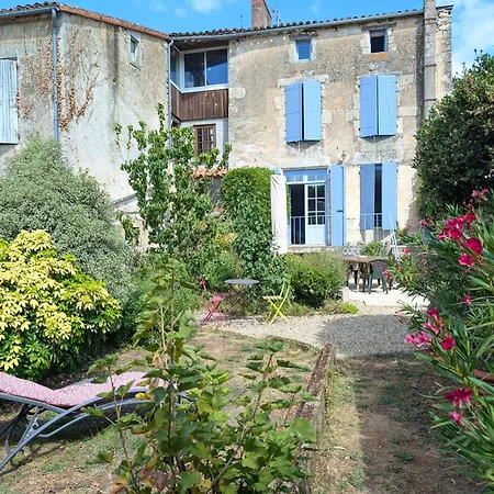 Maison Galice A Village Medieval - Base Loisir Gratuite- 30 Min Futuroscope * Lusignan