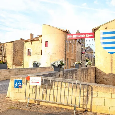 Maison Galice A Village Medieval - Base Loisir Gratuite- 30 Min Futuroscope * Lusignan