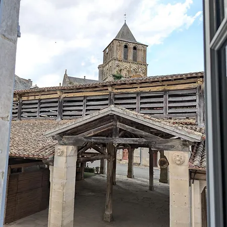 Σπίτι διακοπών Maison Galice A Village Medieval - Base Loisir Gratuite- 30 Min Futuroscope