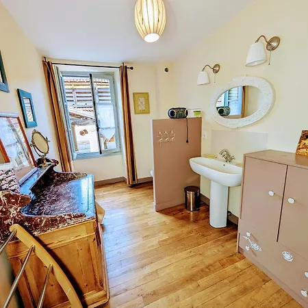 Maison Galice A Village Medieval - Base Loisir Gratuite- 30 Min Futuroscope Σπίτι διακοπών *